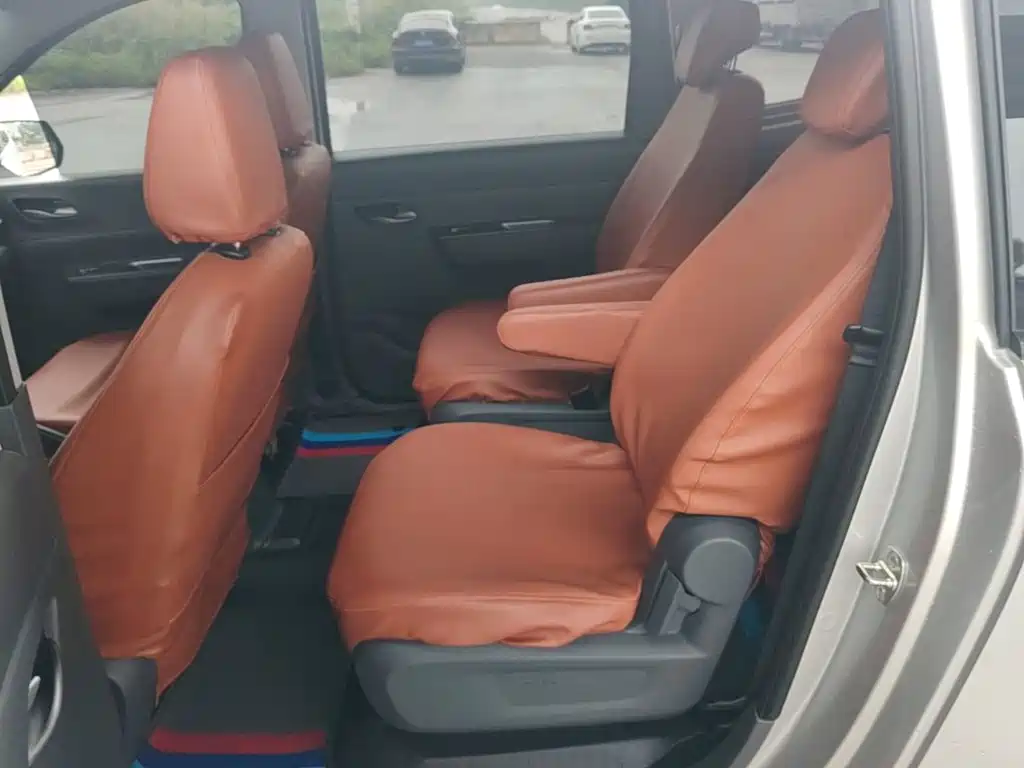 Wuling Motors Wuling Hongguang New Energy 2025 2025 Extended-Range Hybrid 50KM Comfort Version