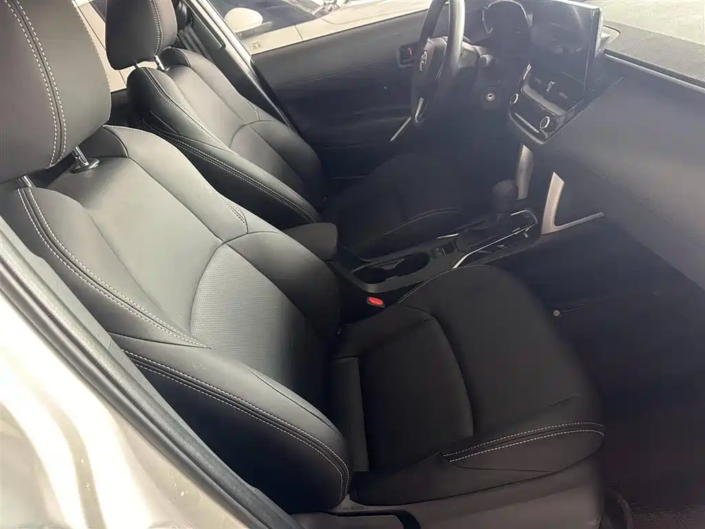 Toyota Frontlander 2024 2.0L CVT Elite Edition фото 11