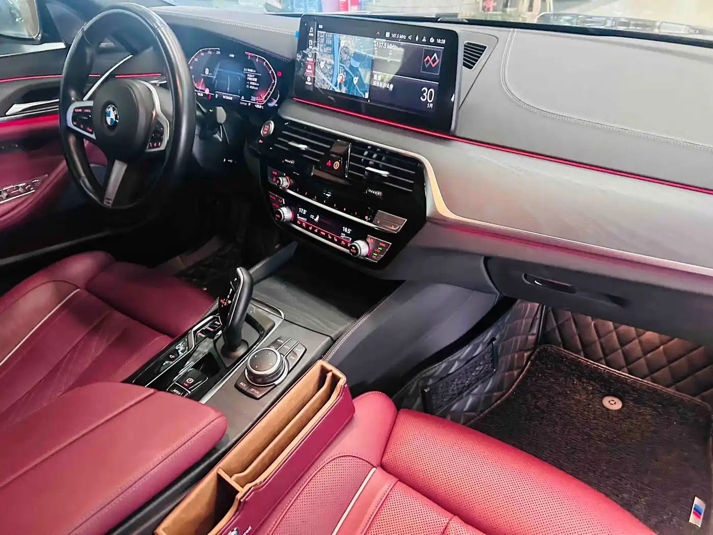 BMW 5 Series 2022 530Li Exclusive M Sport Package фото 16