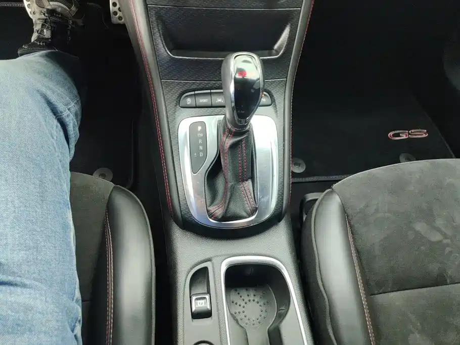Photo 16 - Buick Verano