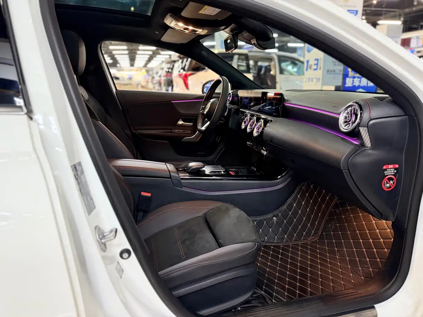Mercedes-Benz A-Class 2023 A 200 L Fashion фото 11