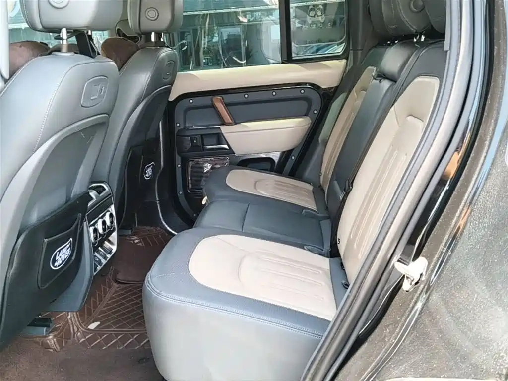 Land Rover Defender 2021 110 P400 X-DYNAMIC HSE фото 17