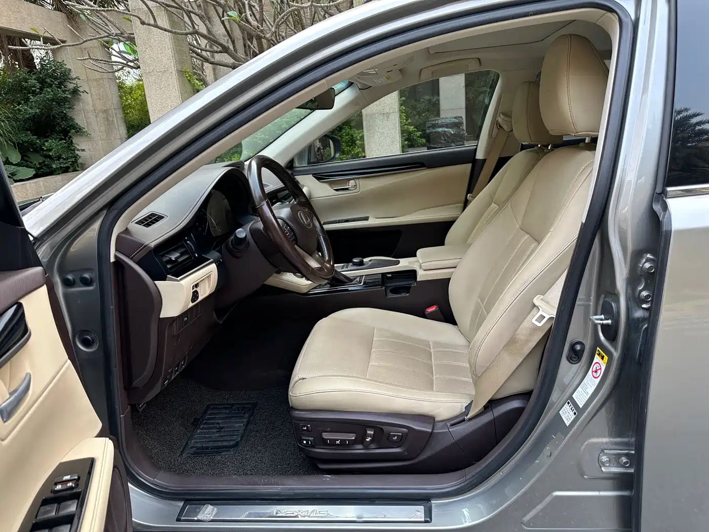 Lexus ES 2015 200 Elite Edition фото 14