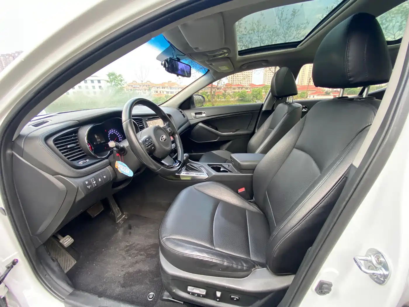Kia K5 2015 2.0L Automatic LUX фото 10
