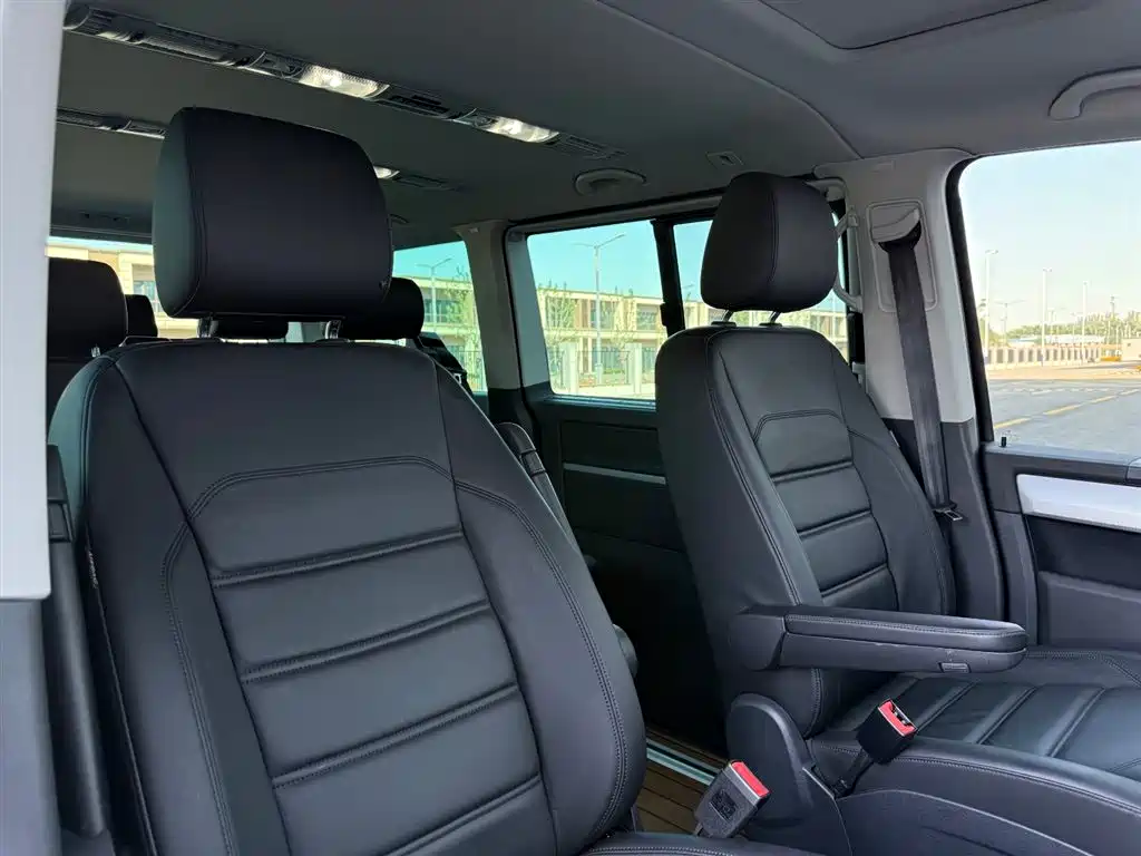 Volkswagen Multivan 2016 2.0TSI 4WD Prestige 7-Seater фото 26