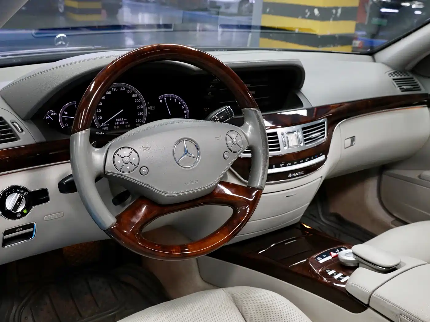 Mercedes-Benz S-Class 2010 S 350 L 4MATIC фото 11