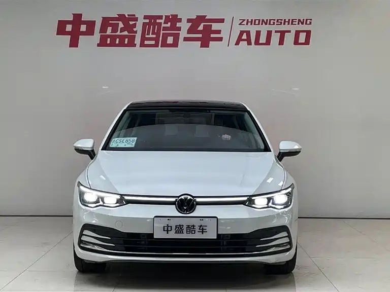 Volkswagen Golf 2023 Facelift 280TSI DSG Pro фото 2