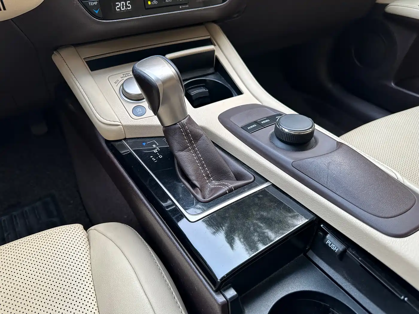 Lexus ES 2015 200 Elite Edition фото 22