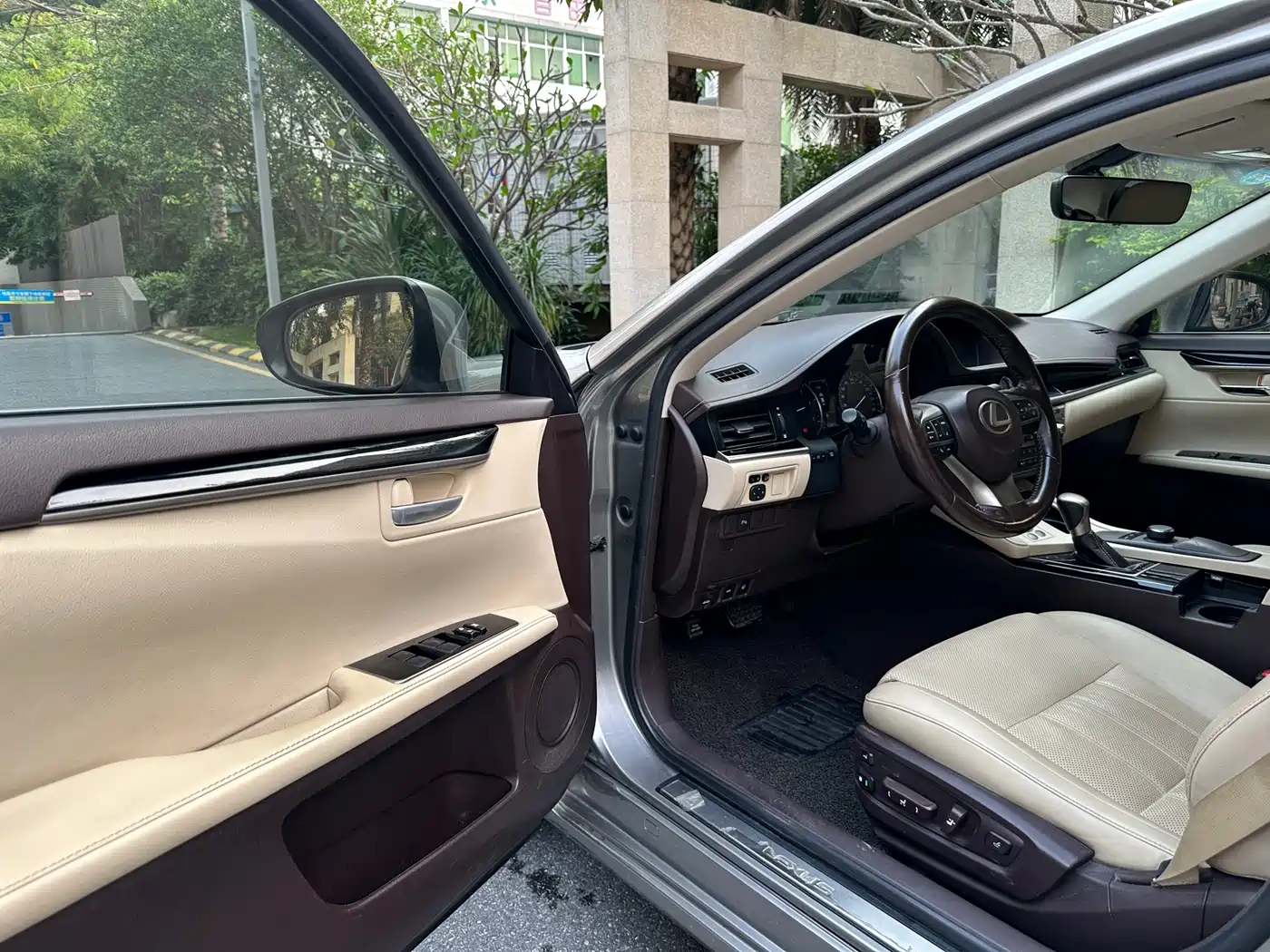 Lexus ES 2015 200 Elite Edition фото 13