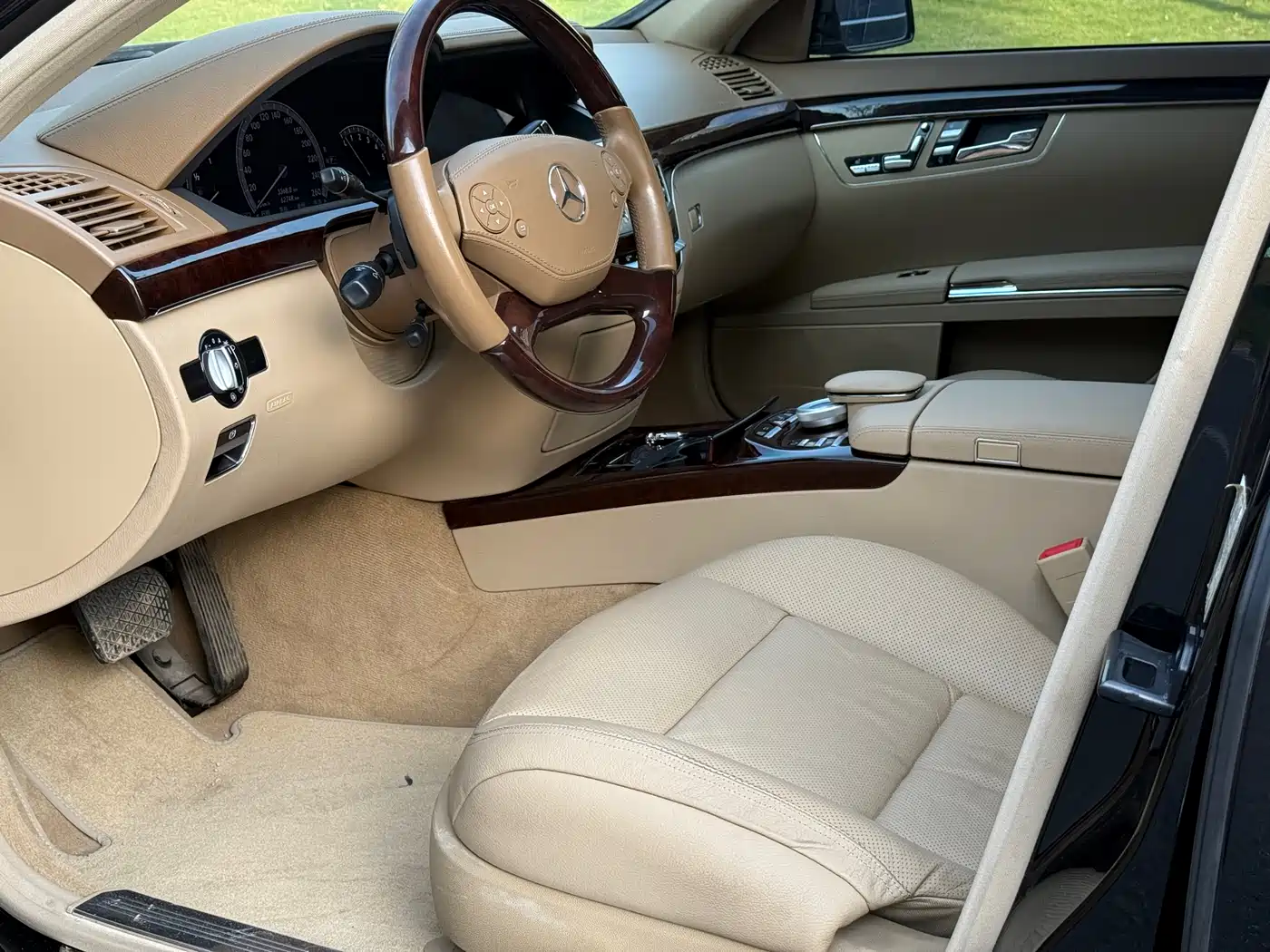Mercedes-Benz S-Class 2012 S 300 L Luxury Grand Edition фото 5