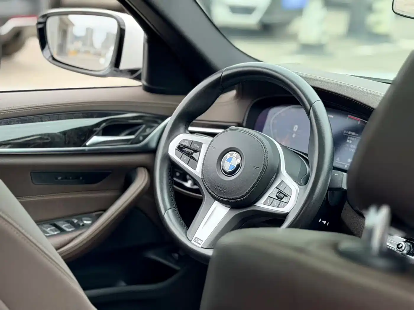 BMW 5 Series 2020 525Li M Sport Package фото 8