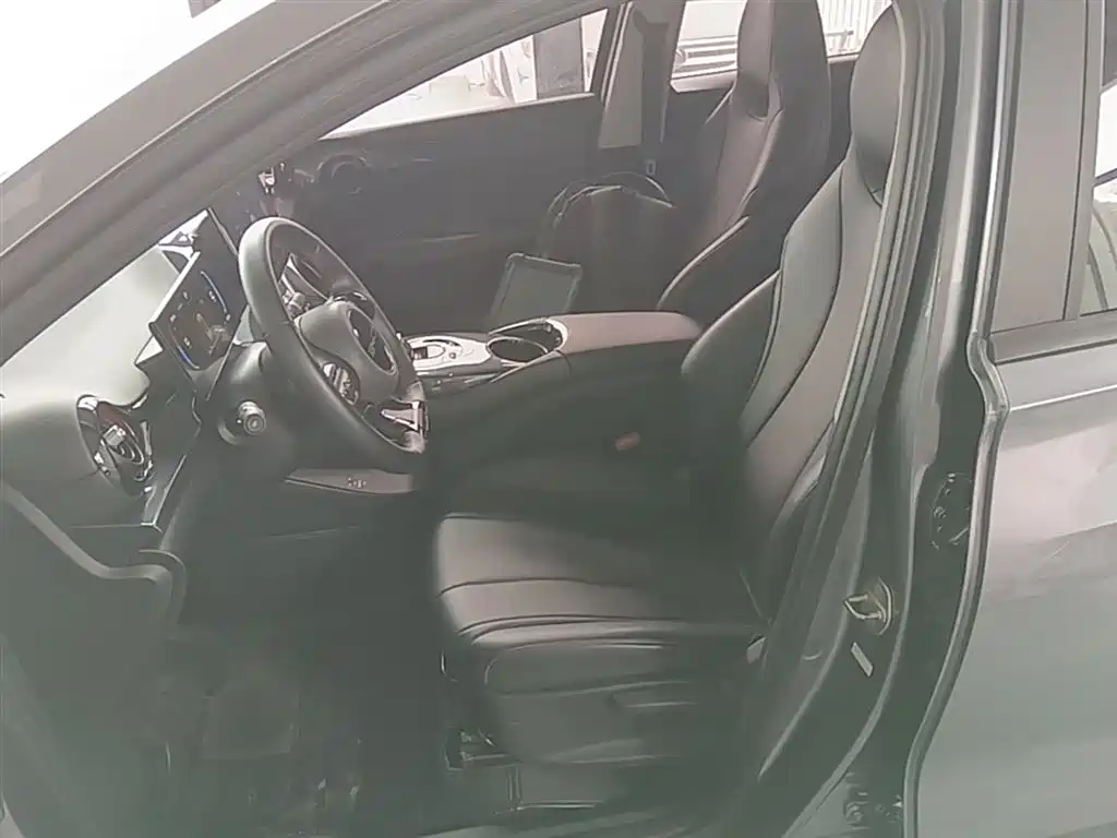 BYD E2