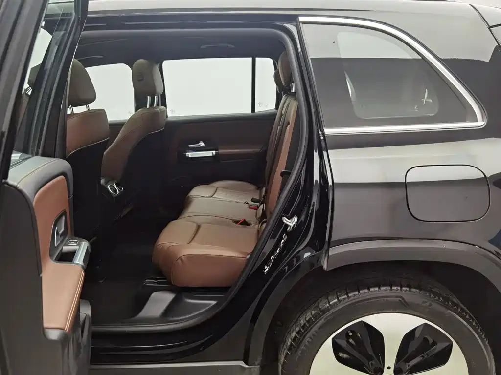 Photo 15 - Mercedes-Benz GLB