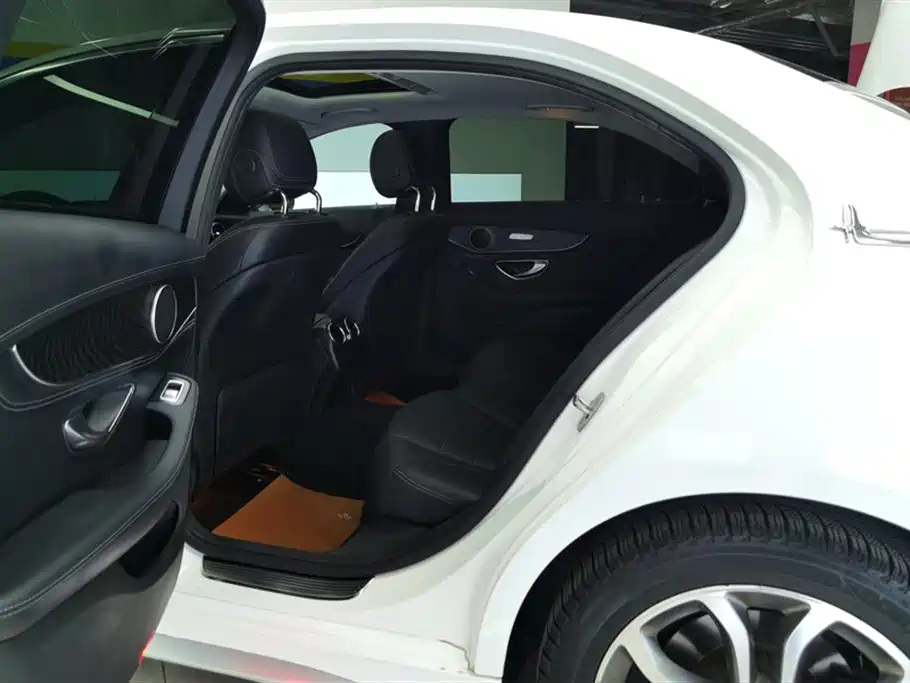 Mercedes-Benz C-Class 2017 C 180 L Sport фото 11