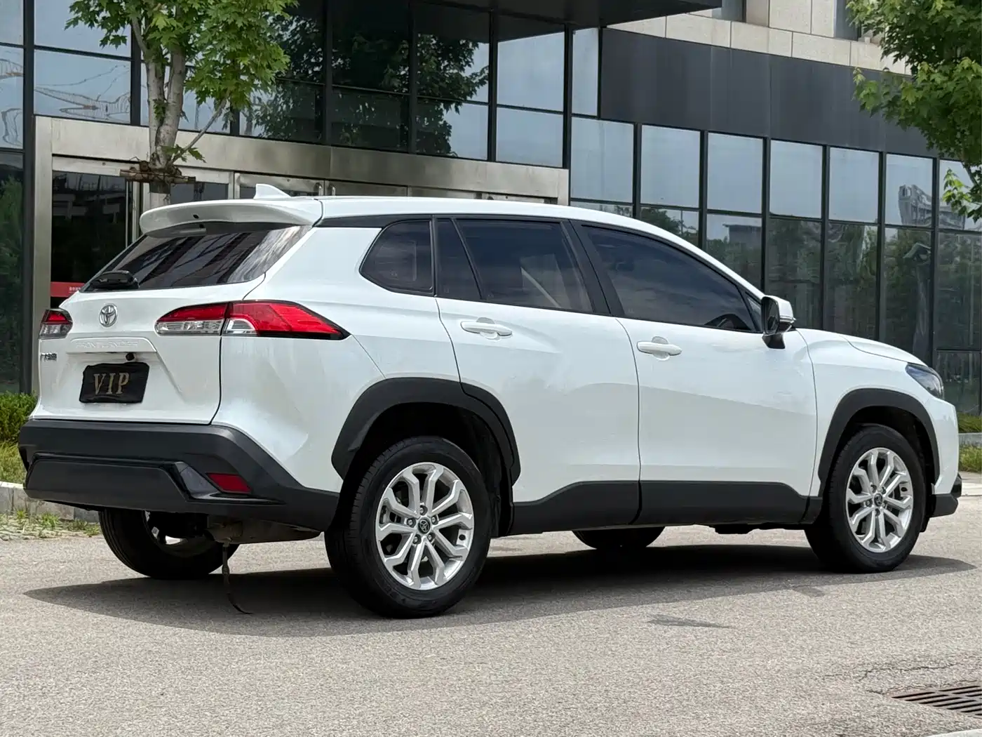 Toyota Frontlander 2024 2.0L CVT Elite Edition фото 19