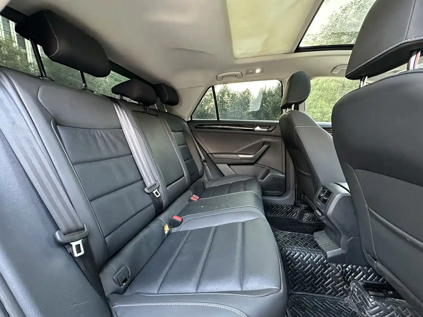 Photo 16 - Volkswagen T-ROC