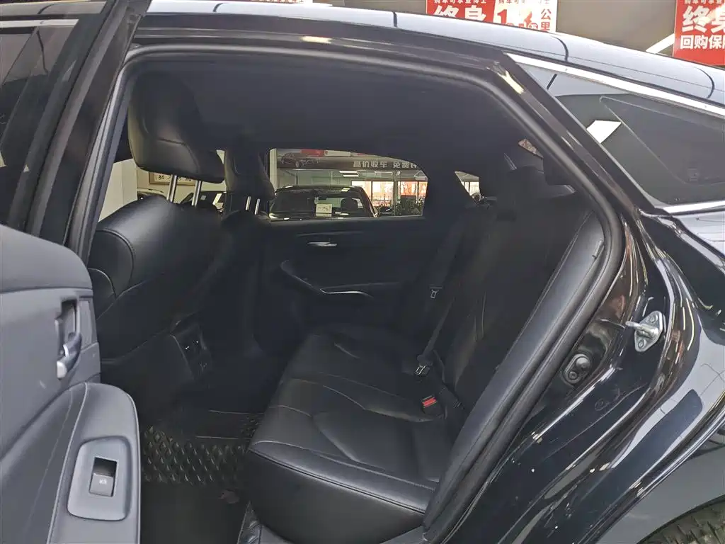 Toyota Avalon 2023 2.0L Luxury Edition фото 4