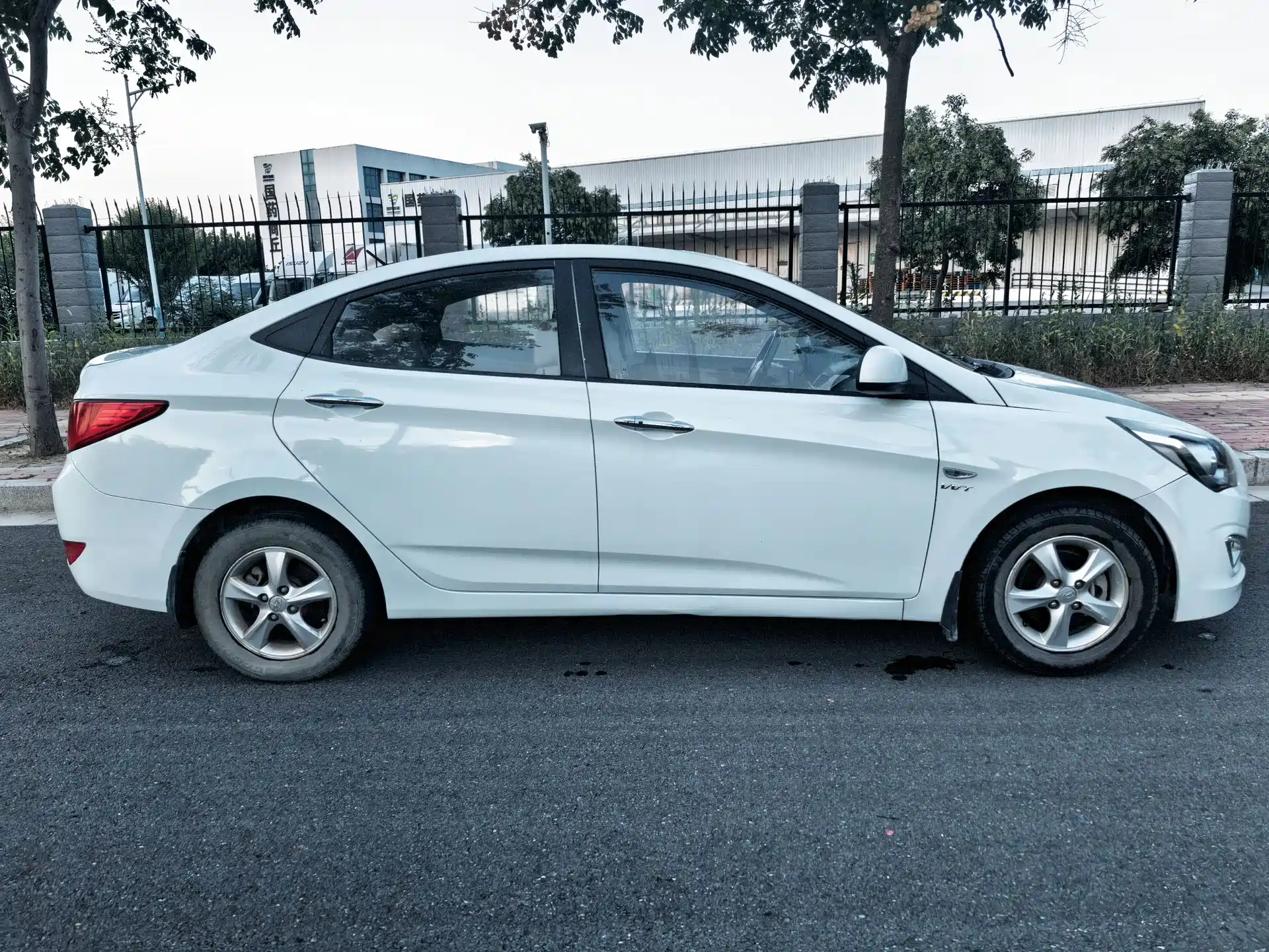 Photo 4 - Hyundai Verna