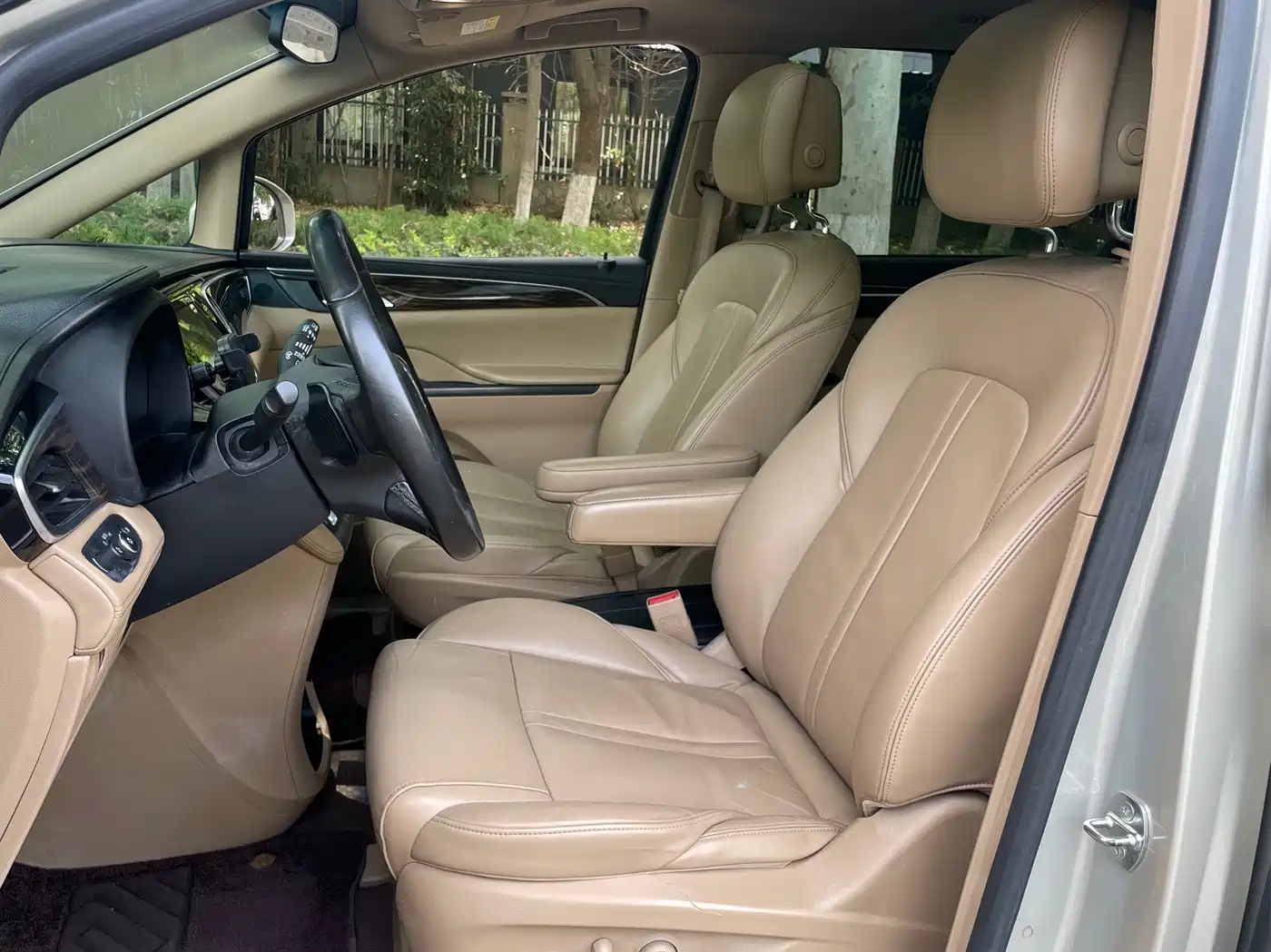 Buick GL8 2017 ES 28T Premium China V фото 8