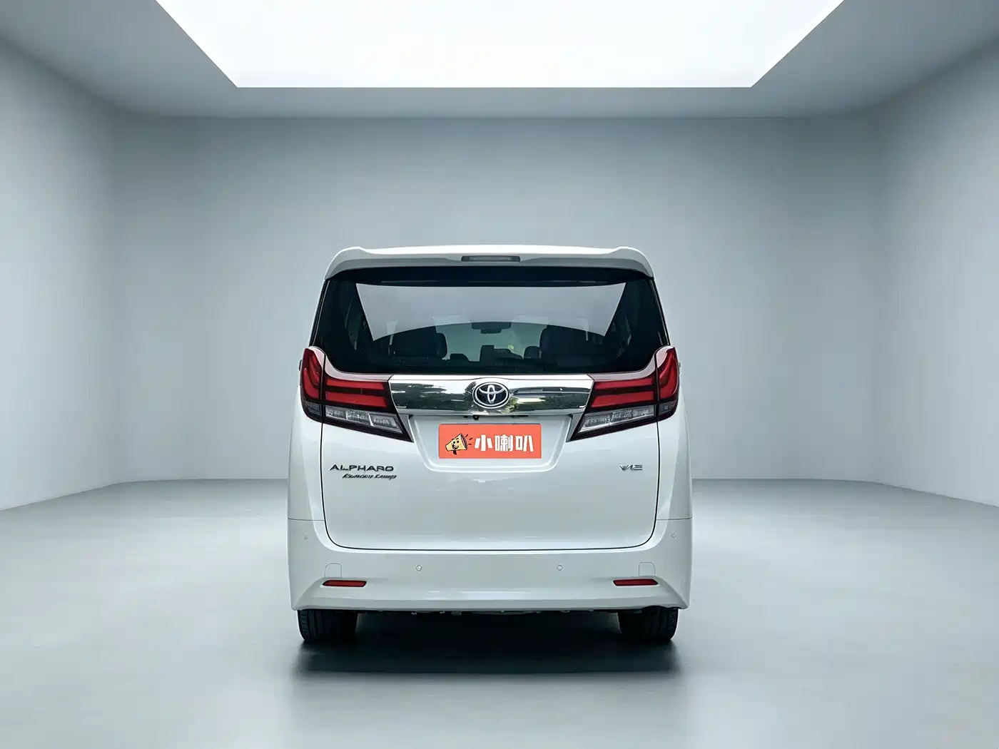 Photo 5 - Toyota Alphard