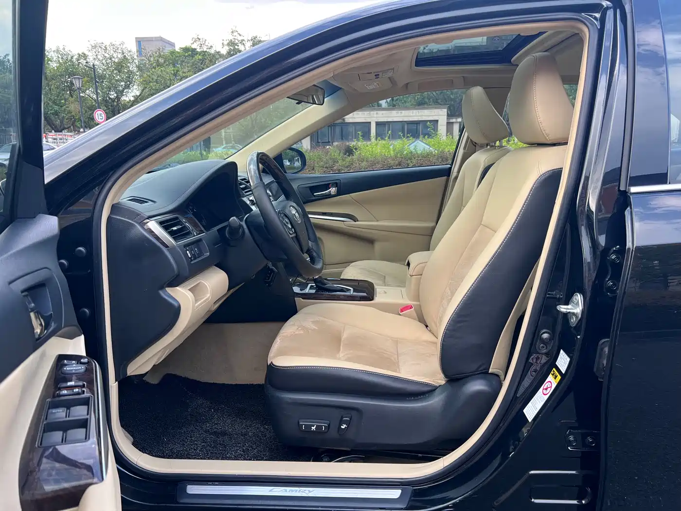 Toyota Camry 2016 2.0G 10th Anniversary Luxury Edition фото 7