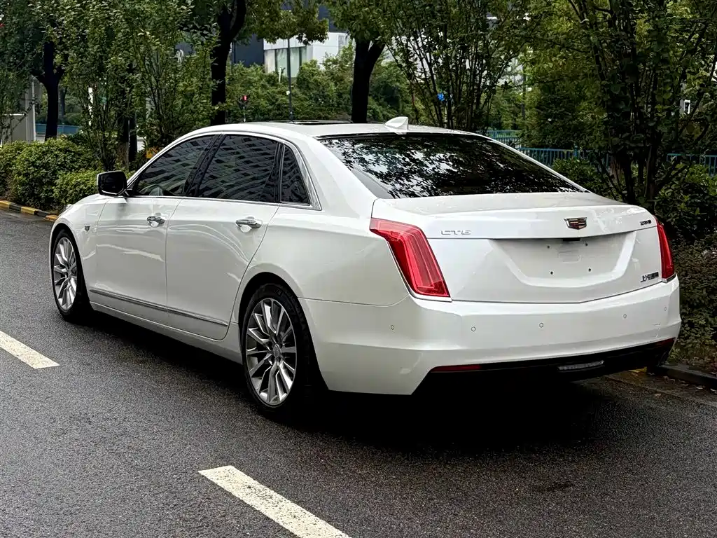 Photo 6 - Cadillac CT6