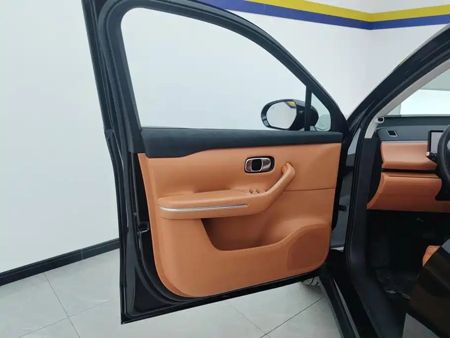 Leapmotor C16 2025 2026 Model Year EREV 280 LiDAR Premium Edition 6-Seater