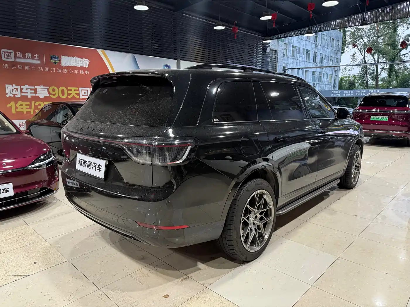 AITO Wenjie AITO M9 2024 Range Extender Max 52kWh 6-seater фото 5
