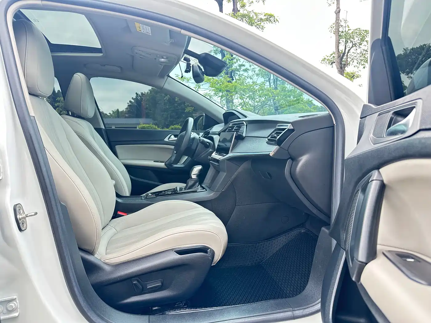 Peugeot 408 2022 1.6T Dream Chaser Edition фото 16