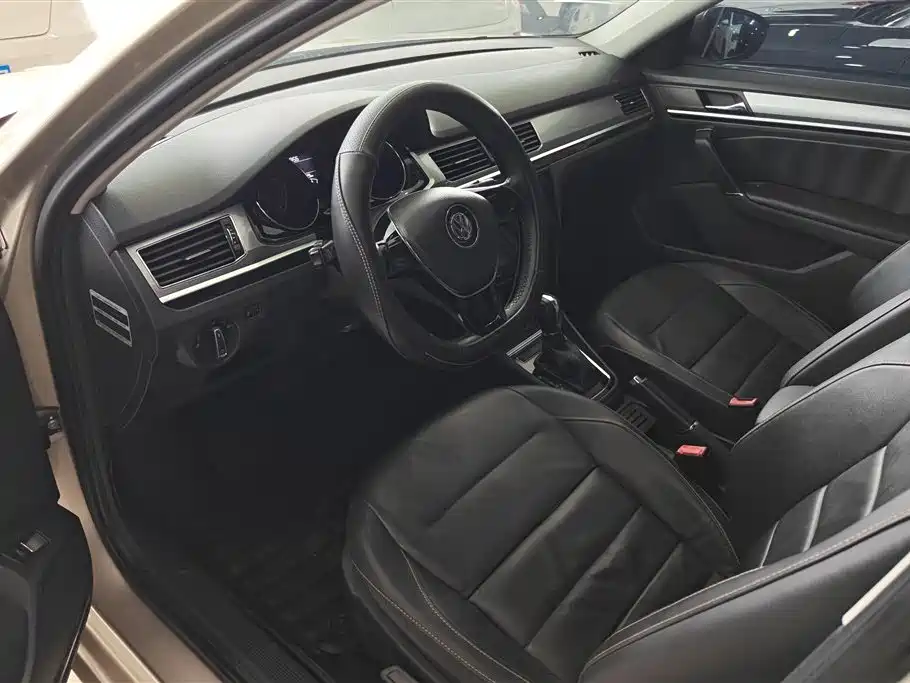 Volkswagen Bora 2016 Model 1.6L Automatic Fashion фото 9
