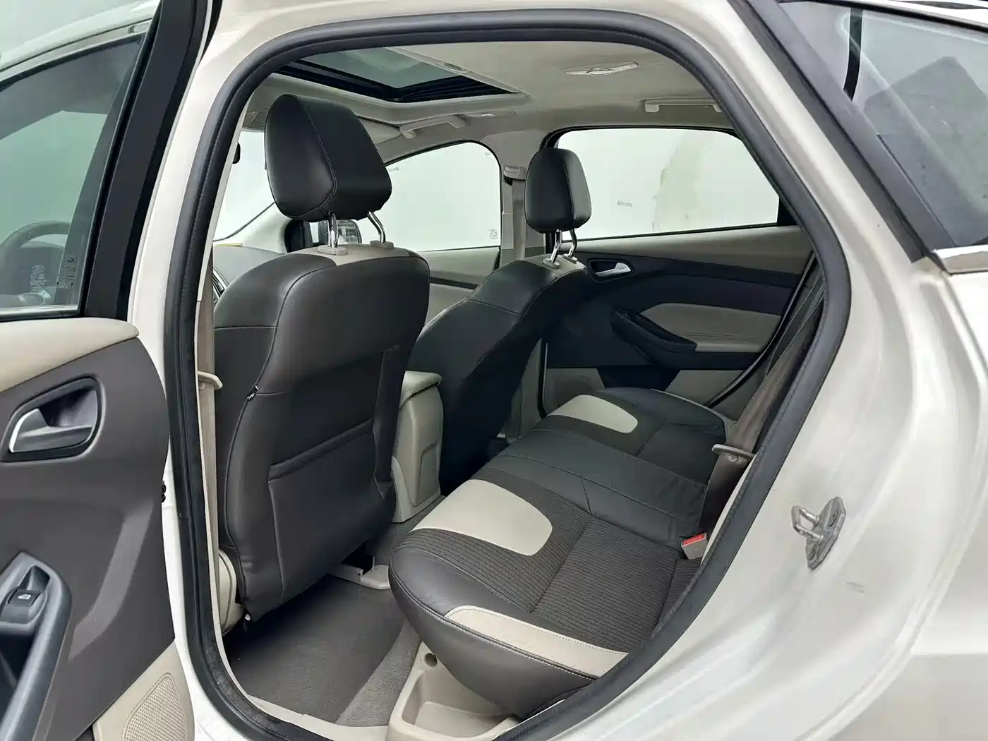 Ford Focus 2013 2012 Sedan 1.6L Automatic Trend