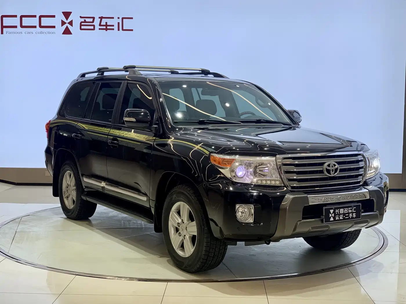 Toyota Land Cruiser 2012 4.6L Automatic VX-R фото 3