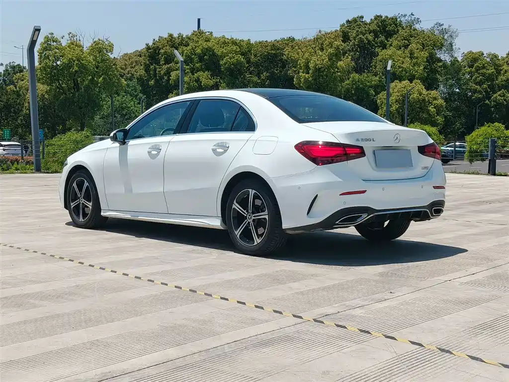 Mercedes-Benz A-Class 2024 A 200 L Fashion Edition фото 4