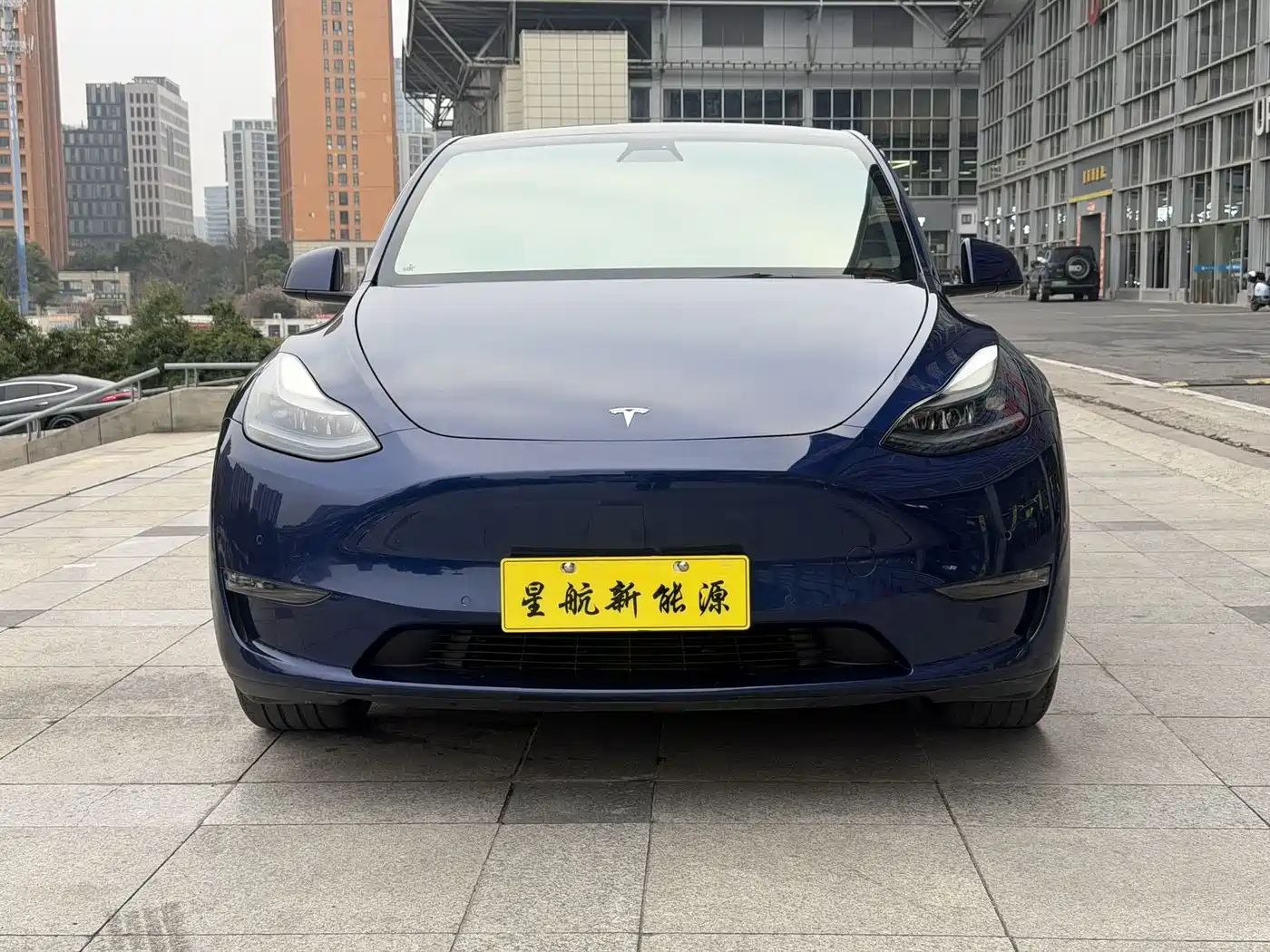 TESLA MODEL Y