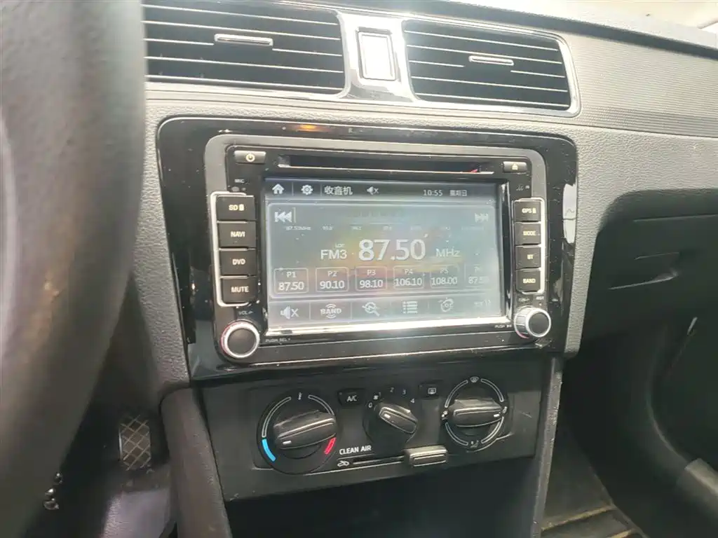 Škoda Skoda Rapid Spaceback 2016 1.6L Automatic Advance Edition фото 13