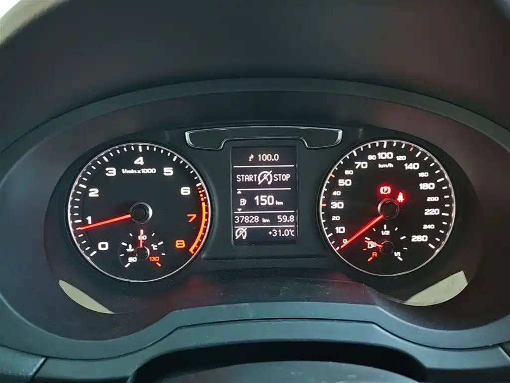 Audi Q3 2018 30th Anniversary Edition 30 TFSI Standard фото 12