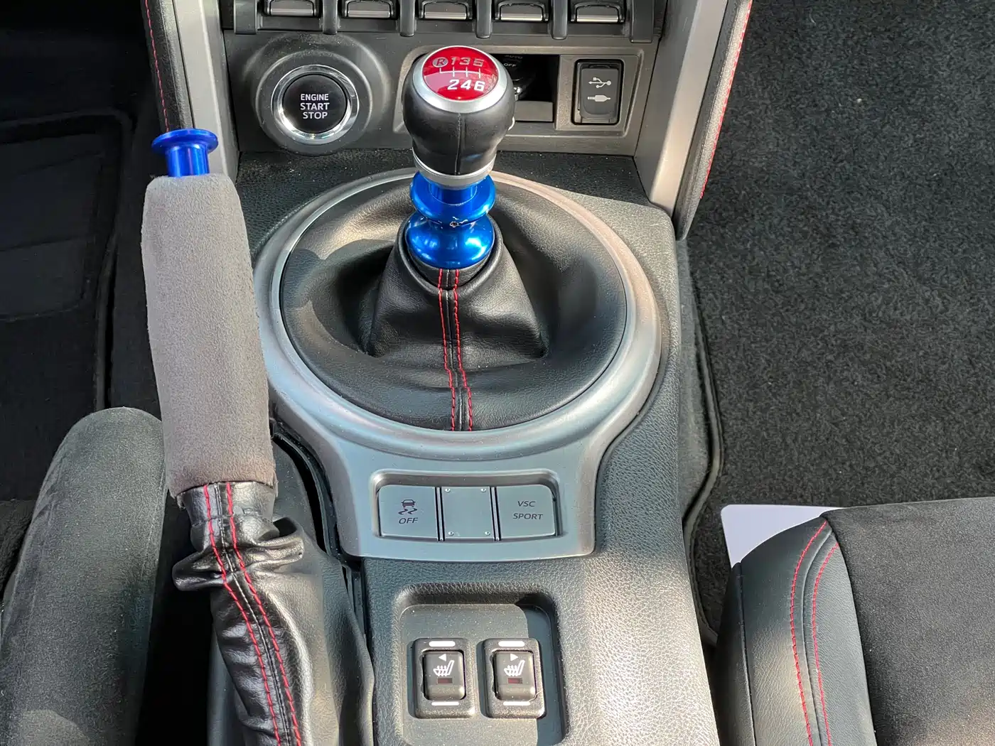 Subaru BRZ 2015 2.0i Manual фото 18