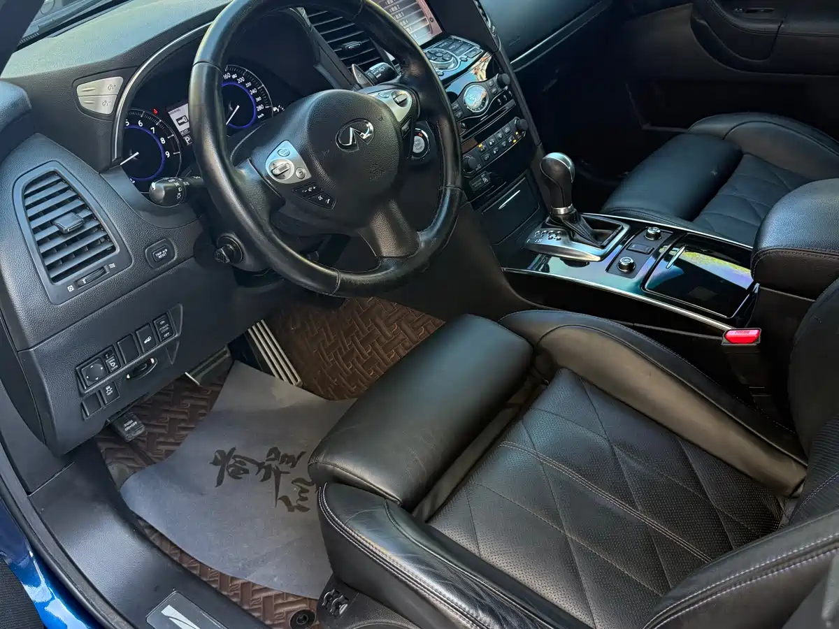 Infiniti QX70 2015 Model 3.7L Shadow Edition фото 9