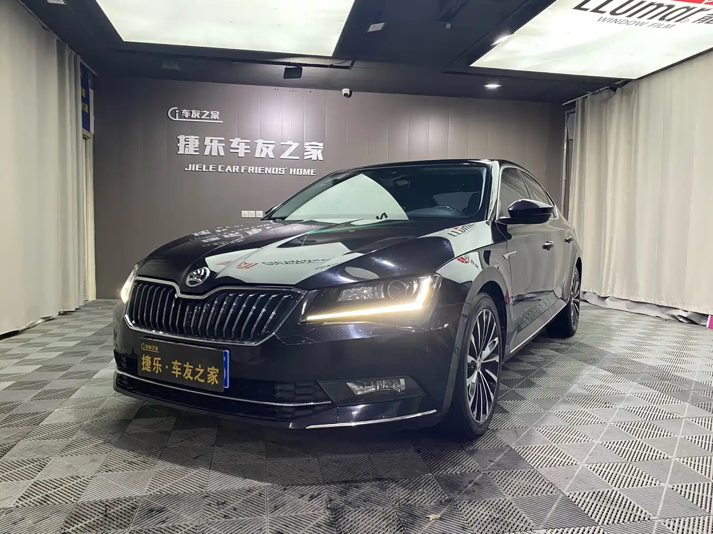 Škoda Superb 2018 TSI330 DSG Luxury Edition China V
