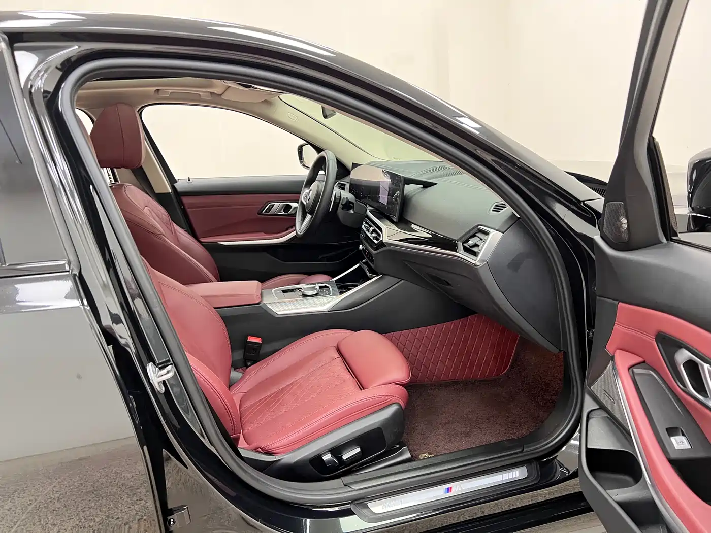 BMW 3 Series 2023 325Li M Sport Black Night Package фото 35