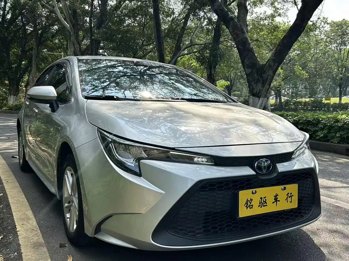 Toyota Levin 2022 Dual Engine 1.8H E-CVT Leading Edition фото 6