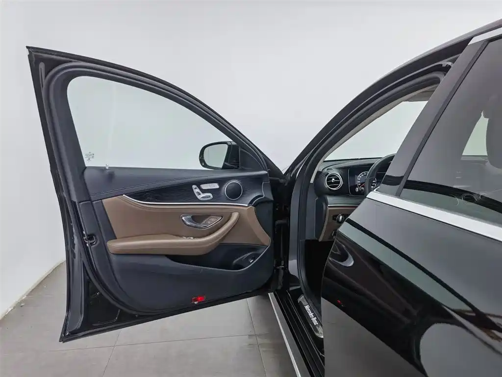 Mercedes-Benz E-Class 2018 E 200 L Sport фото 8