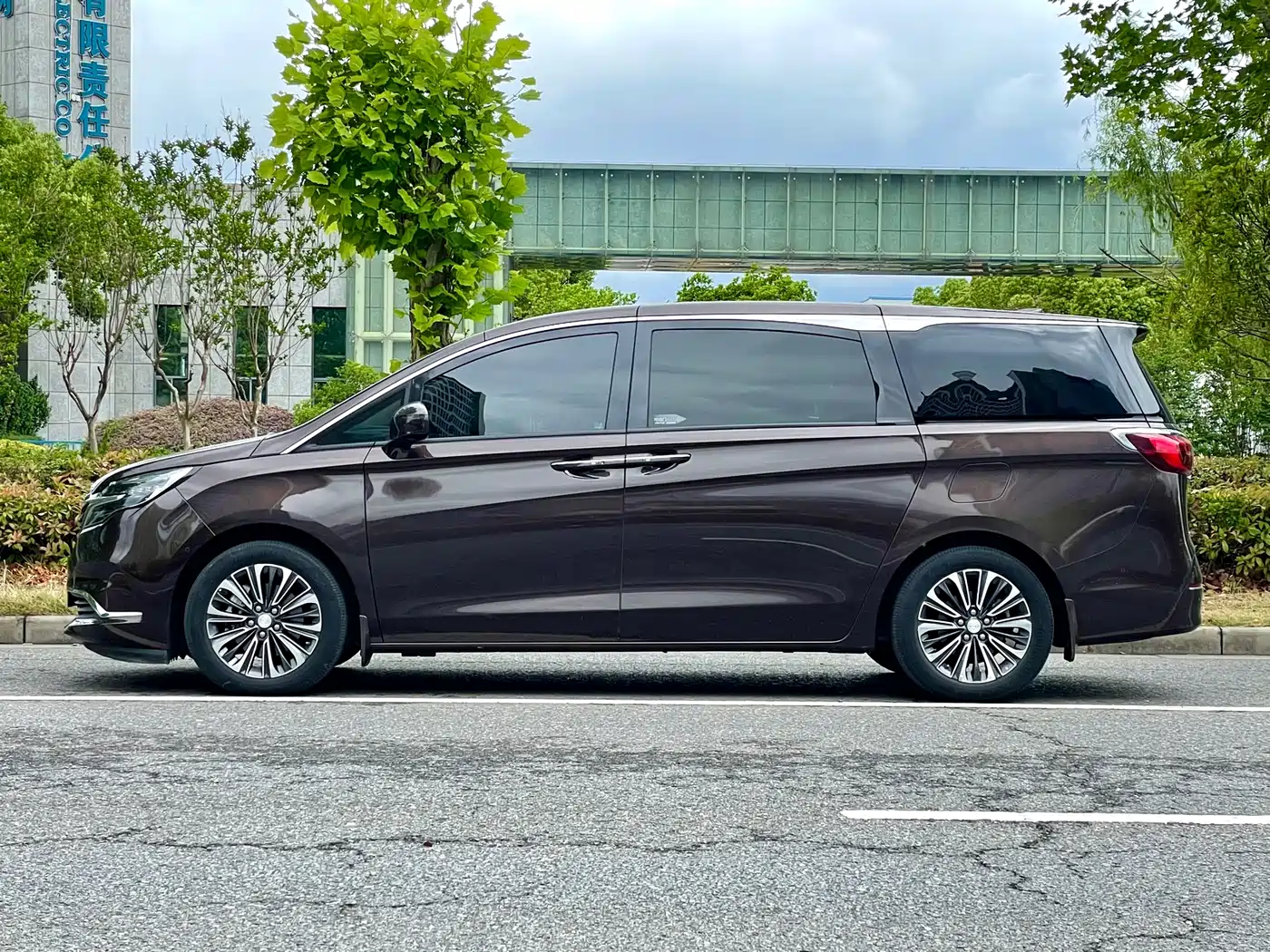 Buick GL8 2020 Model ES Landglory 653T Luxury фото 7