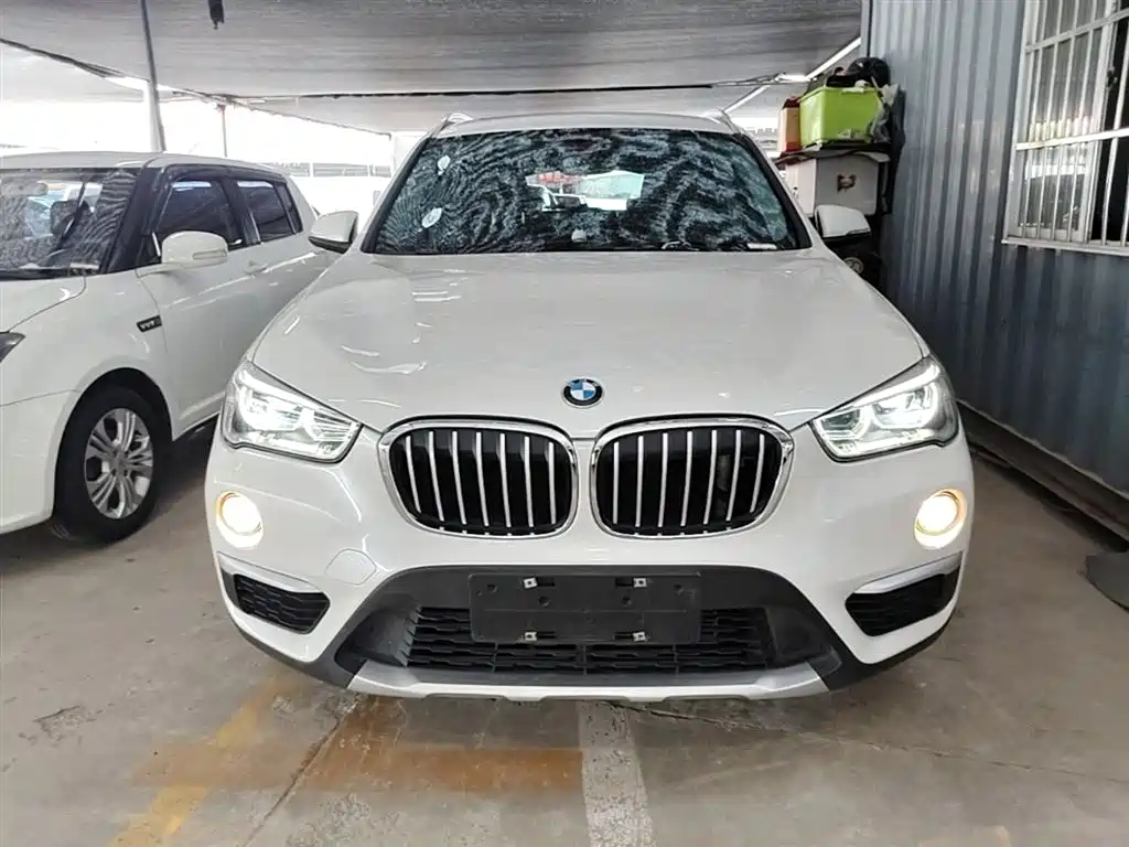 BMW X1 2018 sDrive18Li Premium Model фото 3