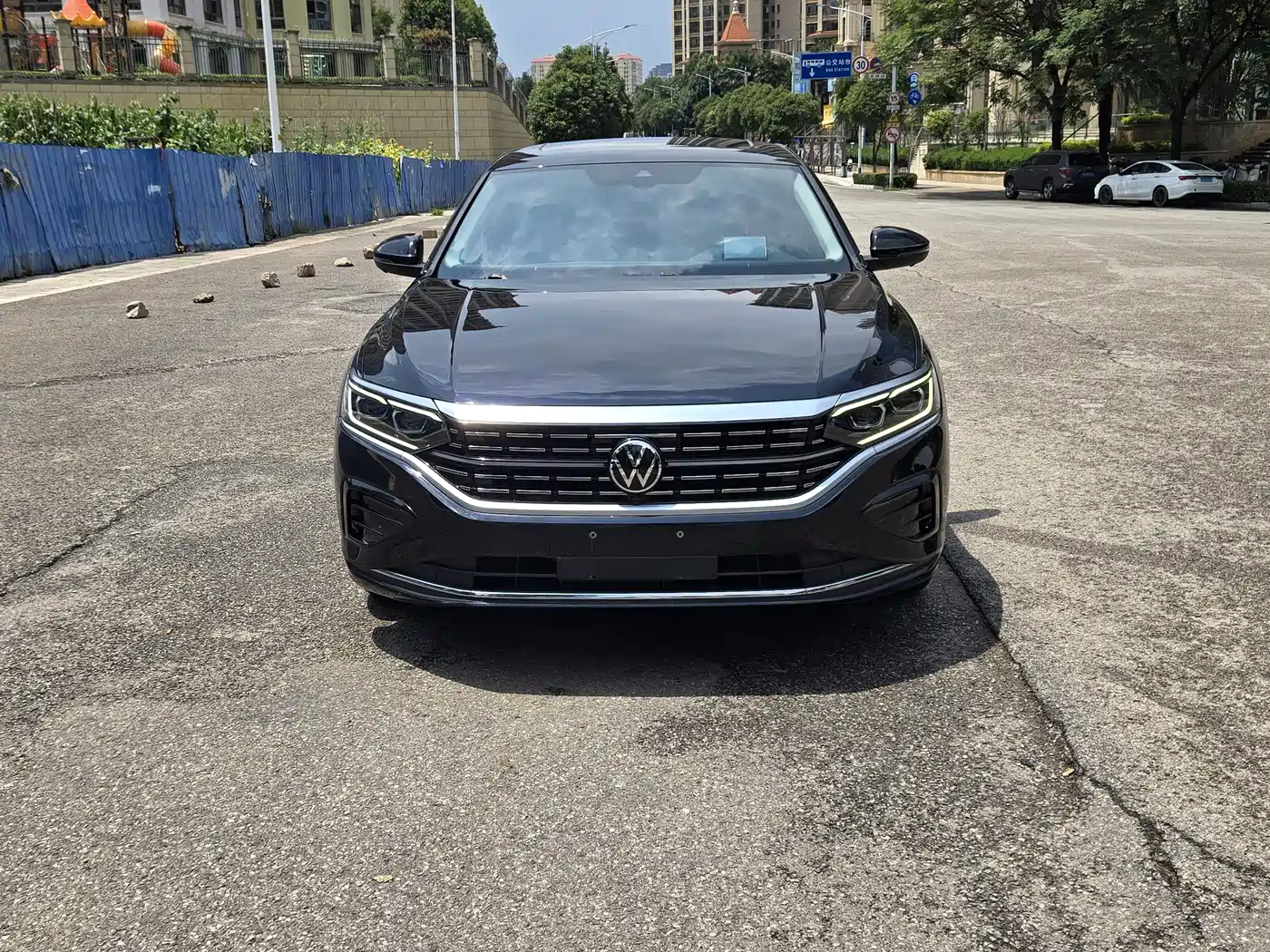 Фото 1 - Volkswagen Passat