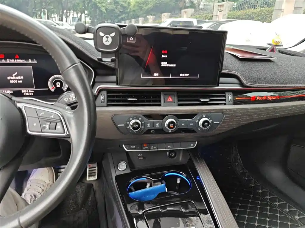 Audi A4L 2020 40 TFSI Fashion Dynamic Edition фото 6