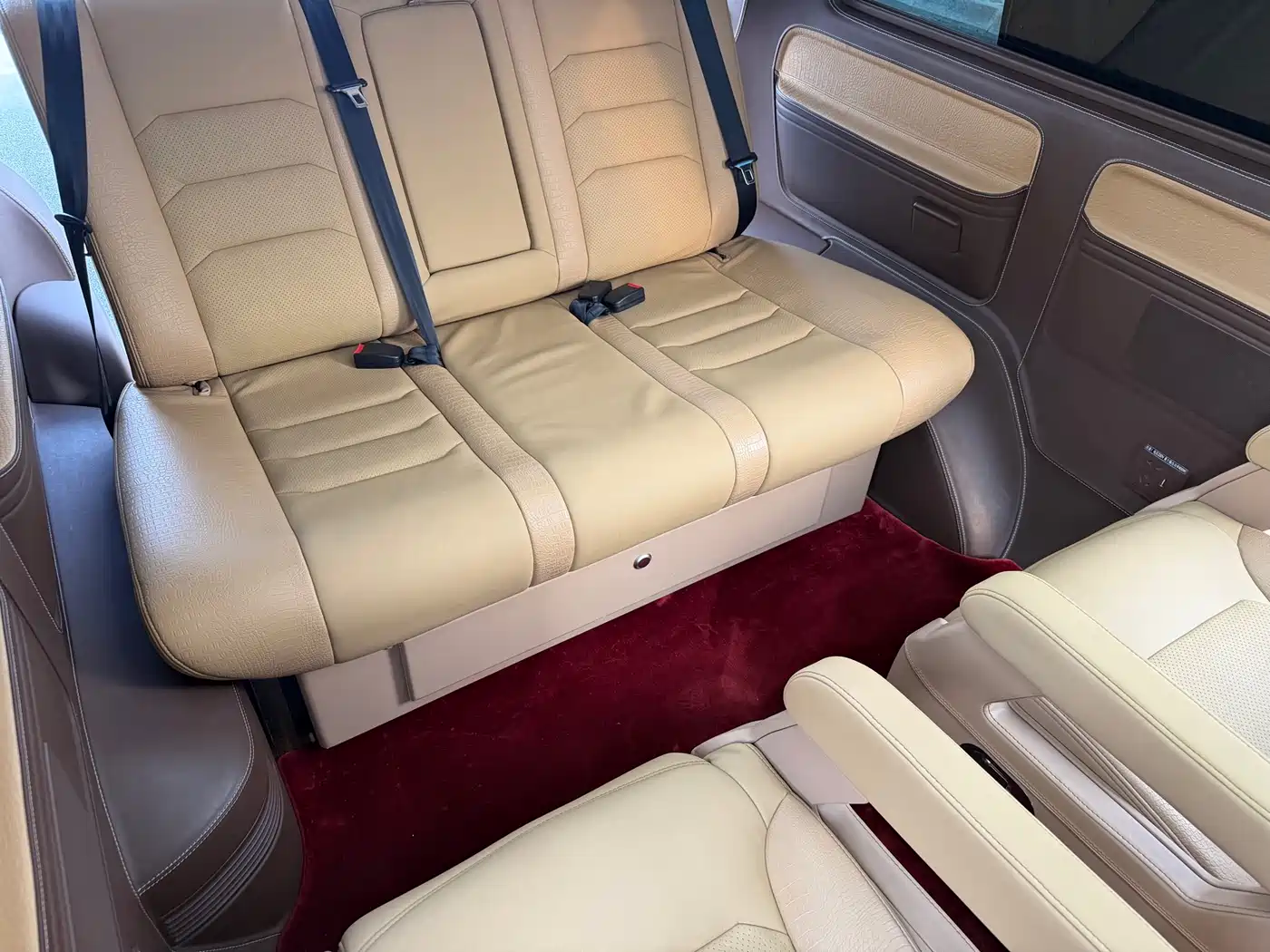 Volkswagen Caravelle 2018 2.0TSI 4WD Luxury Edition 7-Seater фото 18