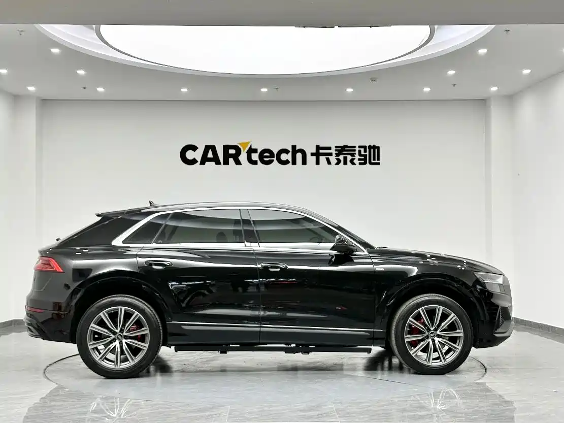 Audi Q8 2022 45 TFSI Luxury Dynamic фото 3