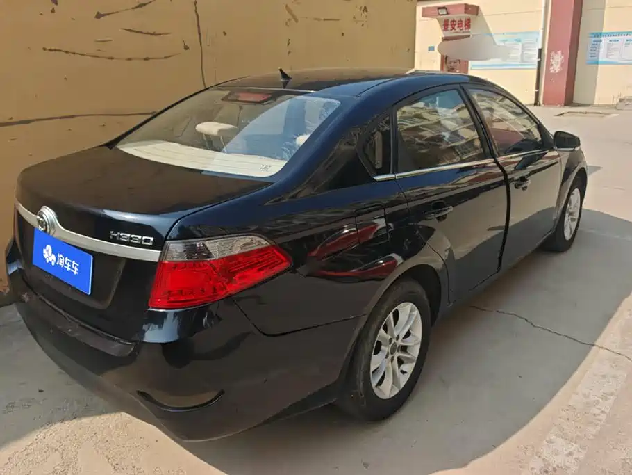 Zhonghua H330 2014 2013 1.5L Manual Comfort