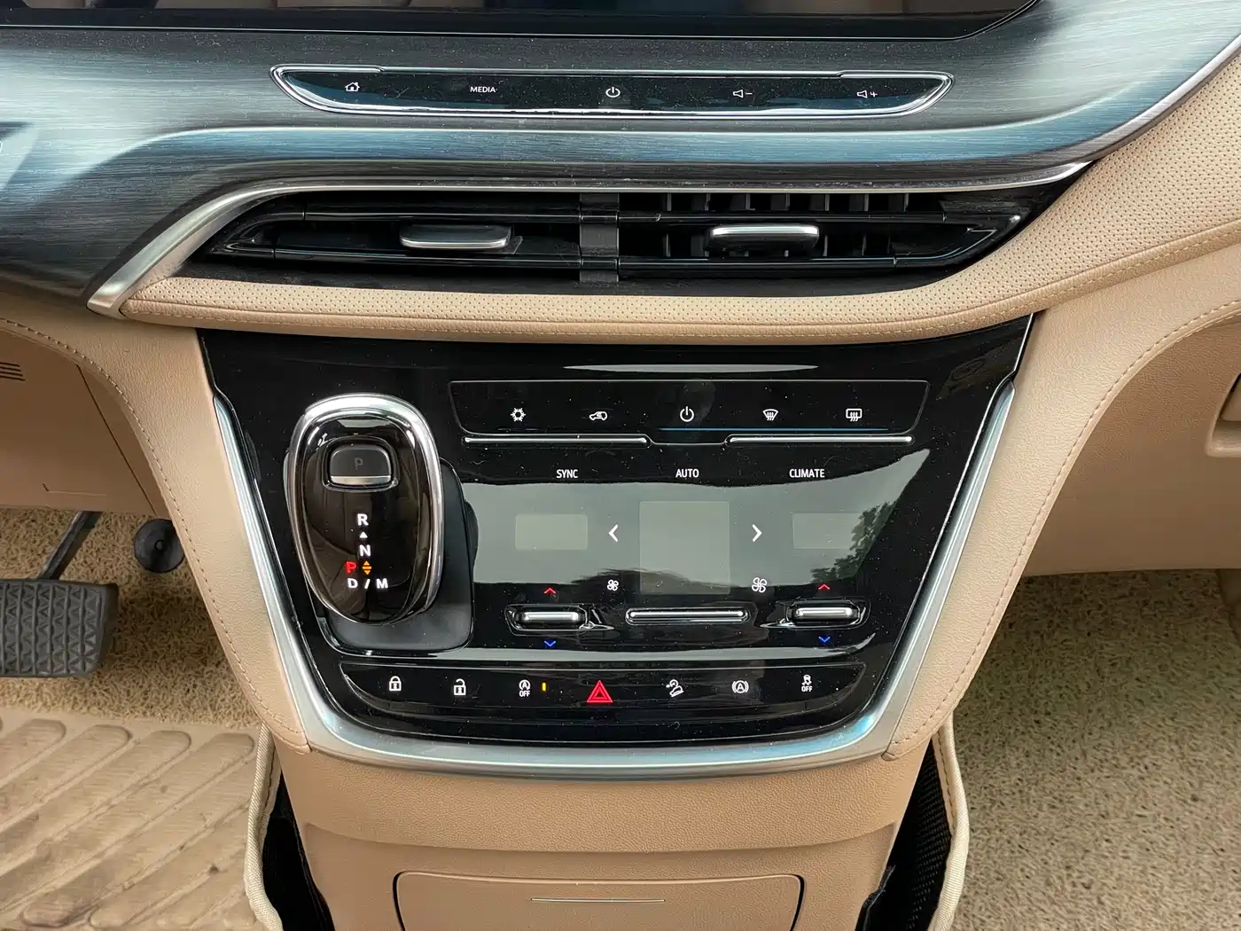 Buick GL8 2020 Model ES Landglory 653T Luxury фото 15